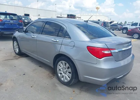 2014 Chrysler 200 Lx z USA, uszkodzony, nr VIN 1C3CCBAB0EN208331